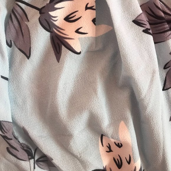 Blue Keyhole Floral Romper - Picture 3 of 3